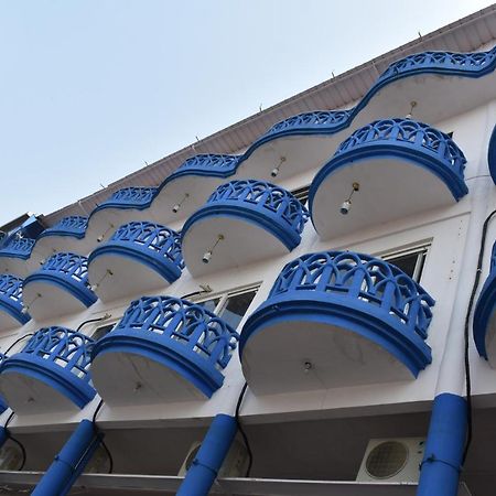 Hotel Shagun Residency Матхура Экстерьер фото