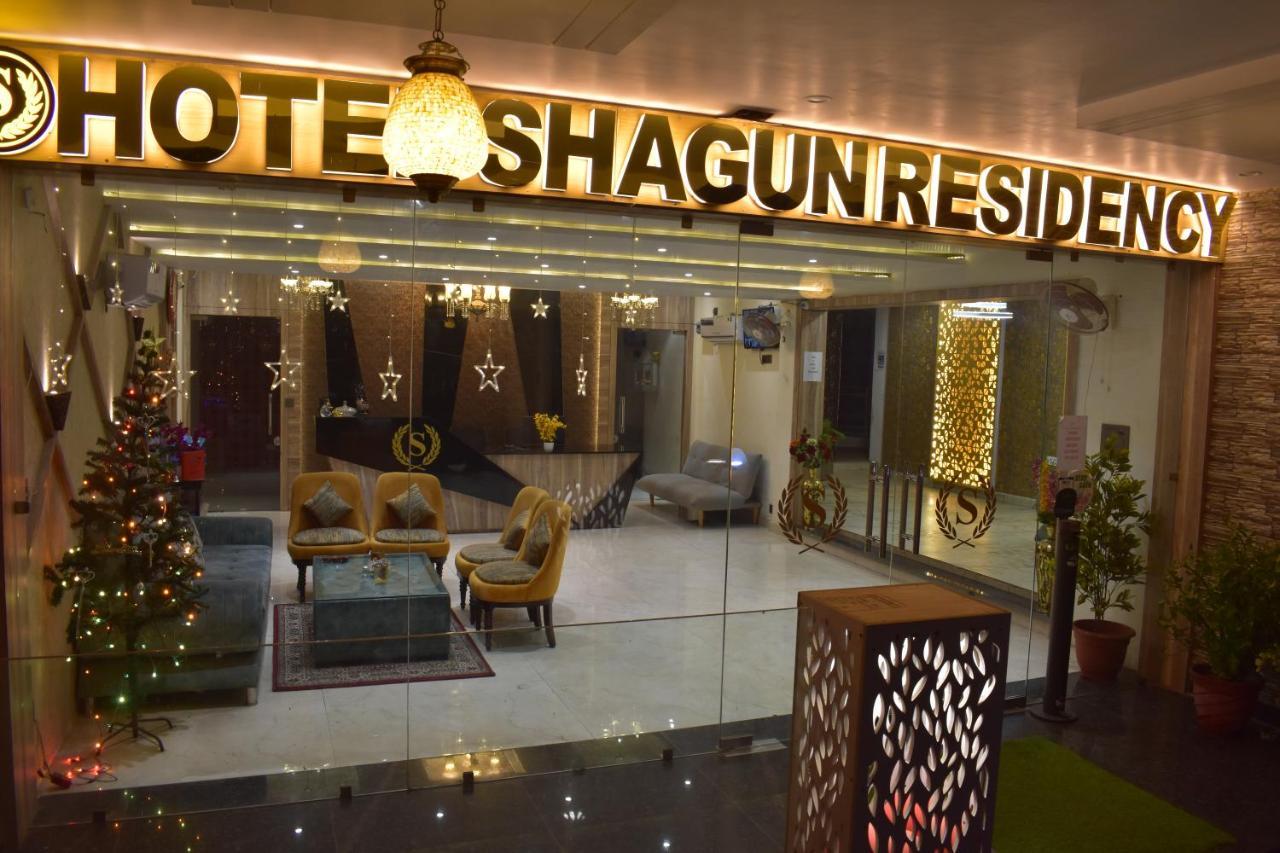 Hotel Shagun Residency Матхура Экстерьер фото
