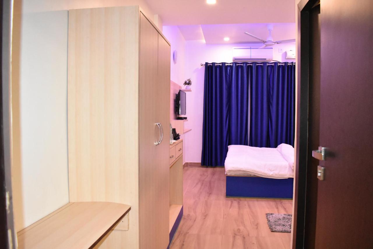 Hotel Shagun Residency Матхура Экстерьер фото